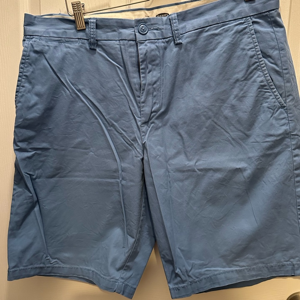 Old Navy light blue slim fit chino shorts size 34